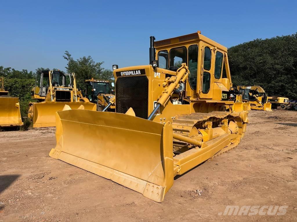 CAT D7G بلدوزرات مجنزرة