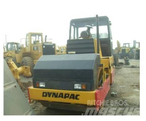 Dynapac CC 422 مداحل ثنائية الاسطوانة