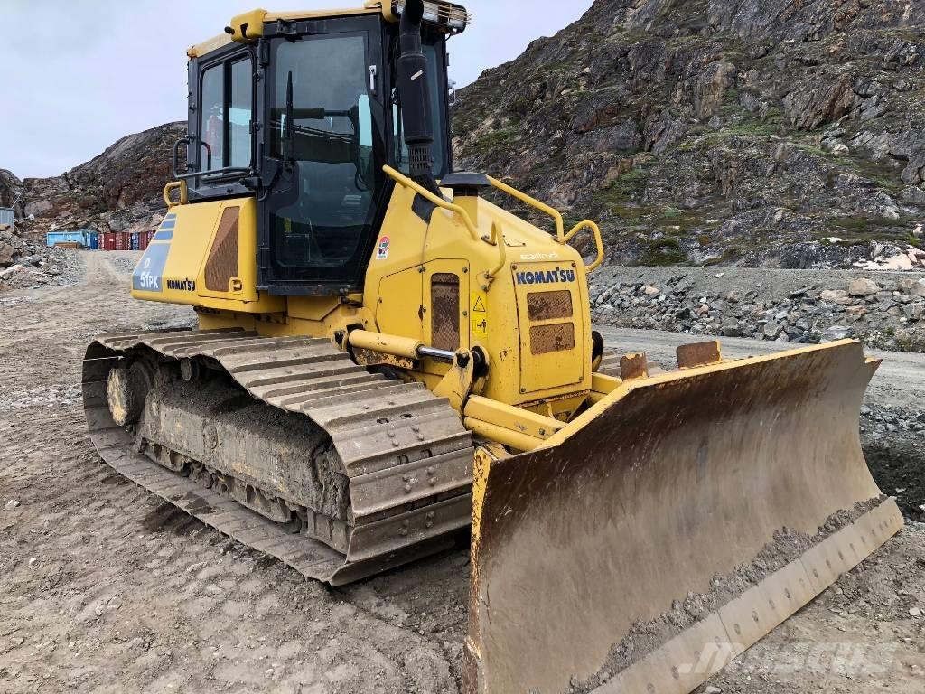 Komatsu D 51 PX-22 بلدوزرات مجنزرة