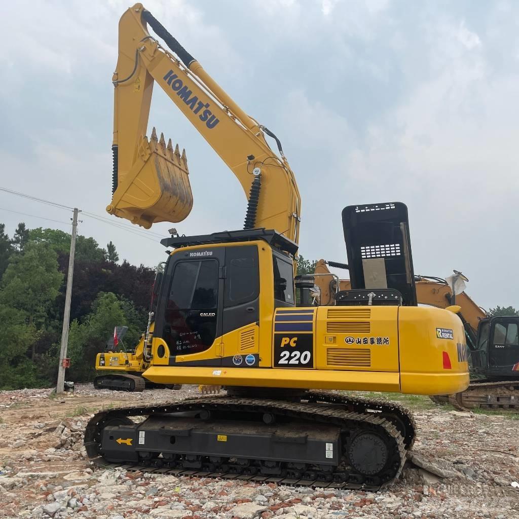 Komatsu PC 220-8 حفارات زحافة