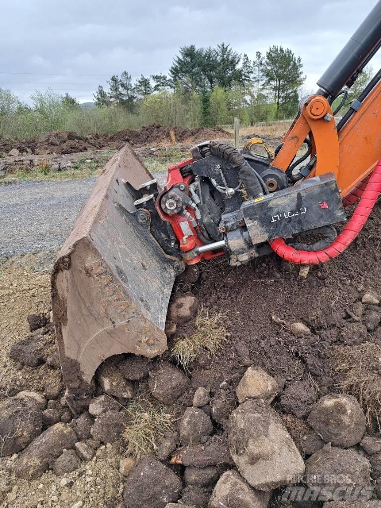 Hitachi ZX55US-6 CLR حفارات صغيرة أقل من 7 طن (حفارات صغيرة)