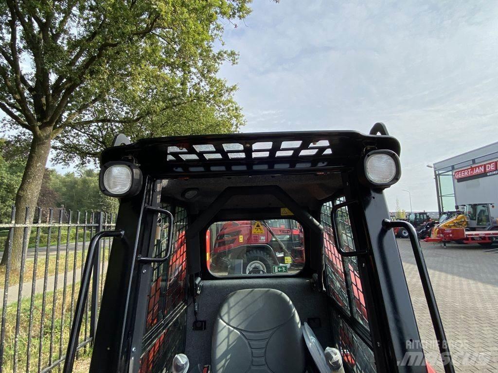 Manitou 1650R لوادر انزلاقية التوجيه