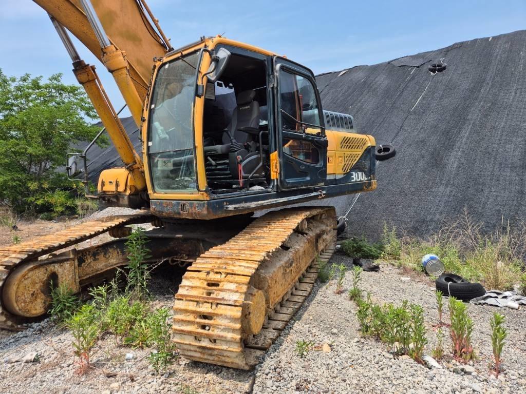 Hyundai Robex 300 LC حفارات زحافة