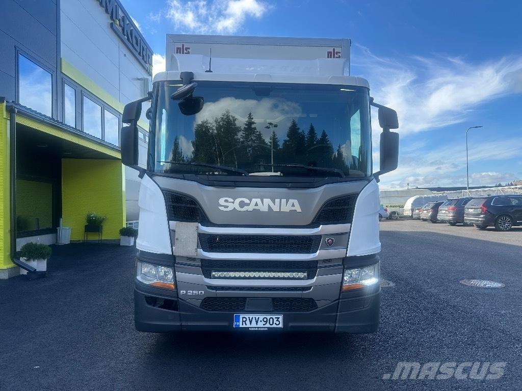 Scania P250 شاحنات ذات هيكل صندوقي
