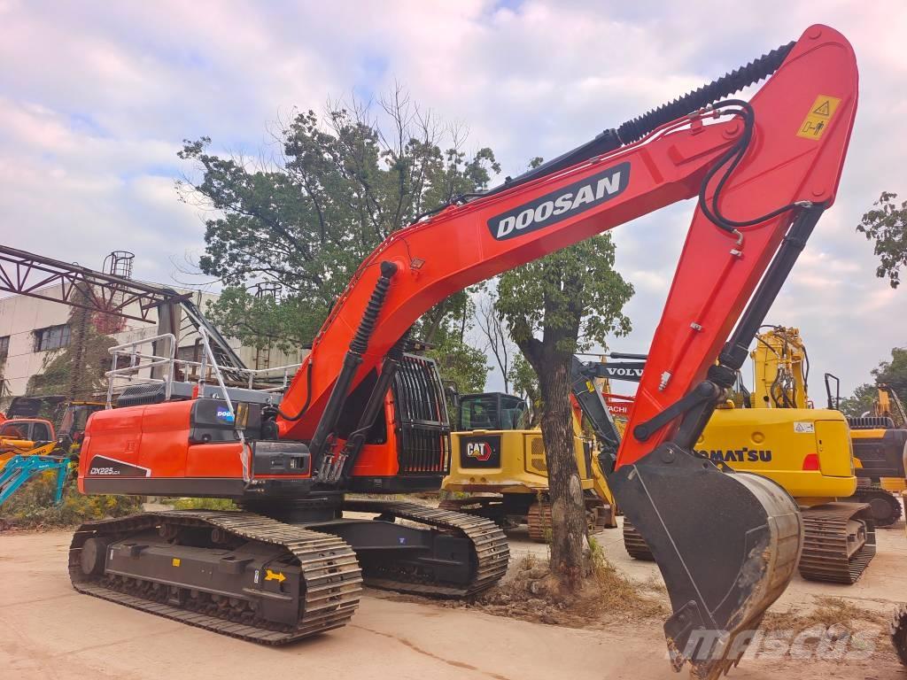 Doosan DX 225LC-9C حفارات زحافة