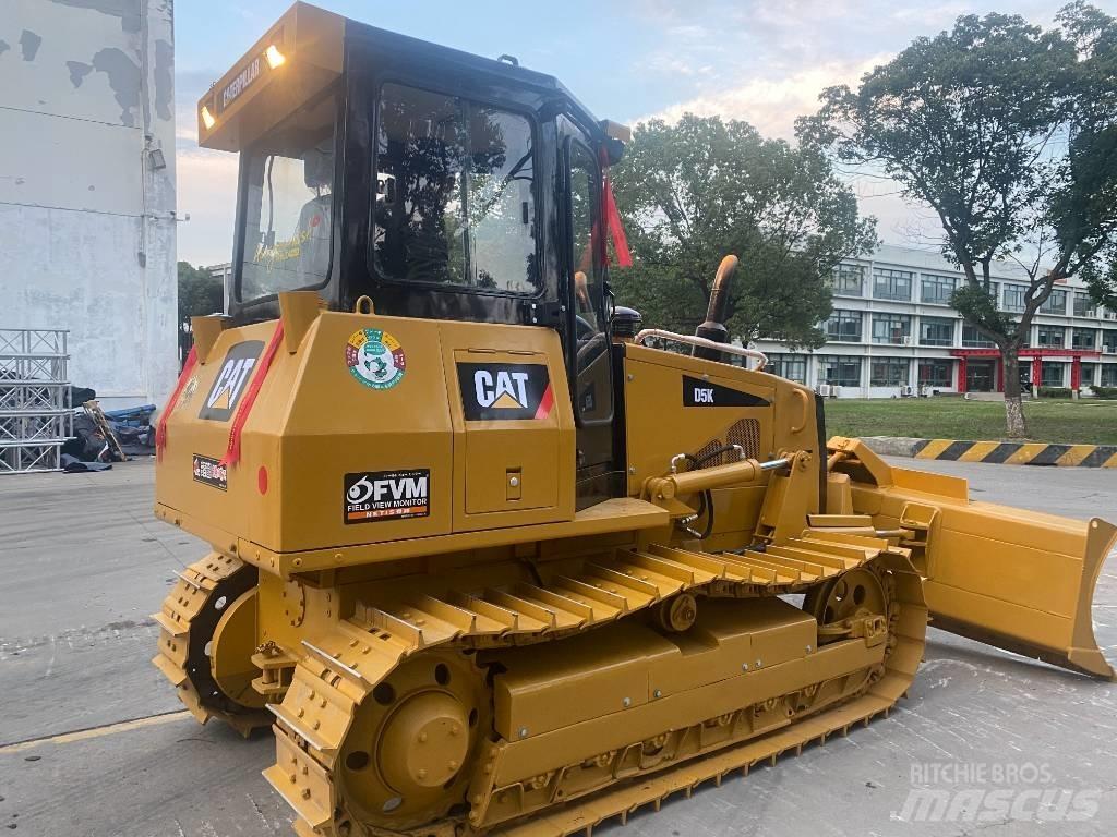 CAT D 5 K 2 LGP بلدوزرات مجنزرة