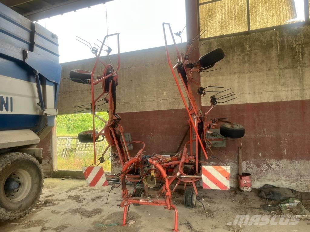 Lely TH 680 مكابس وميبسات التبن