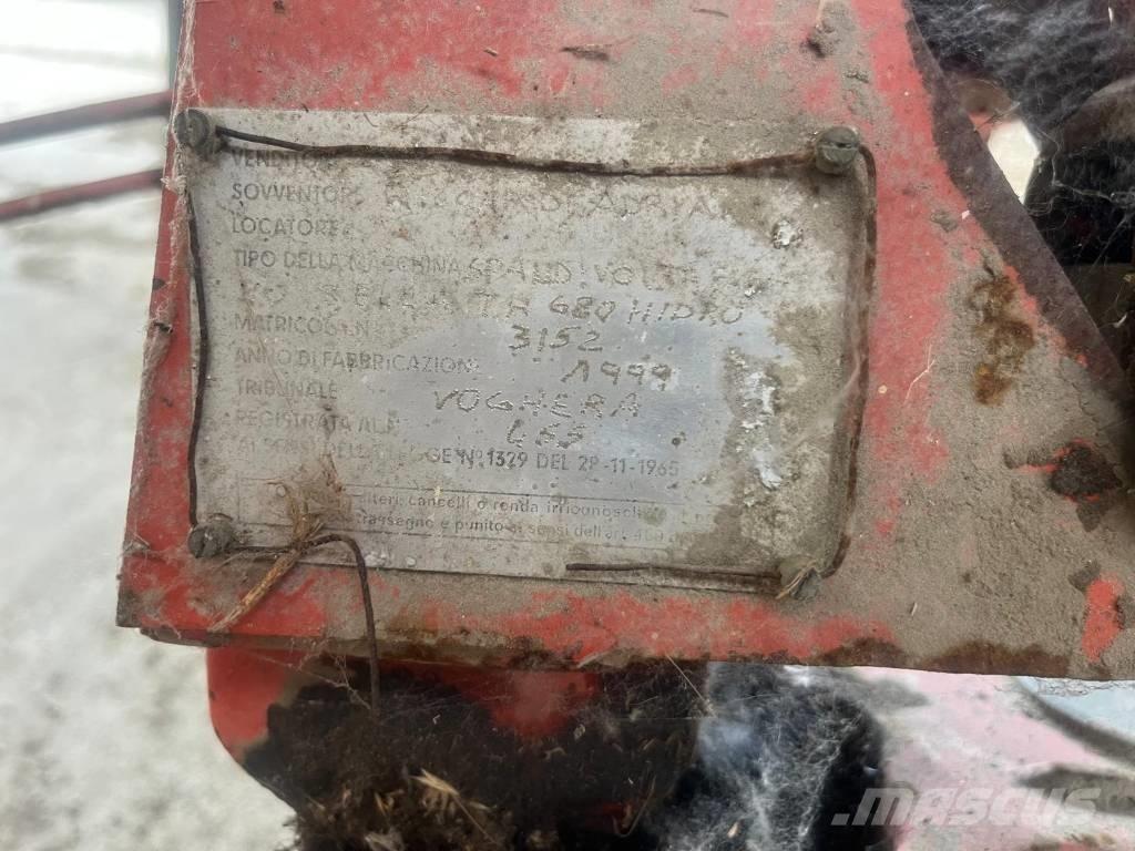 Lely TH 680 مكابس وميبسات التبن