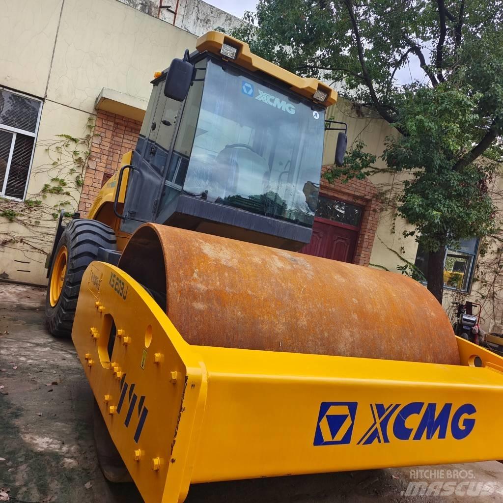 XCMG XS223J مداحل أحادية الأسطوانة