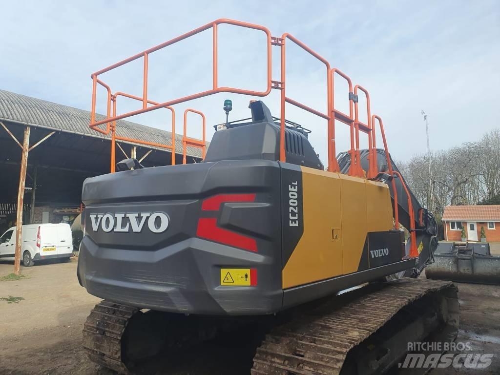 Volvo EC 200EL حفارات زحافة