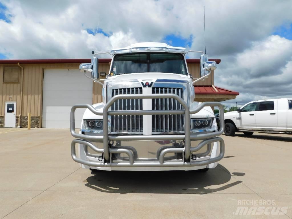 Western Star 5700 XE وحدات الجر
