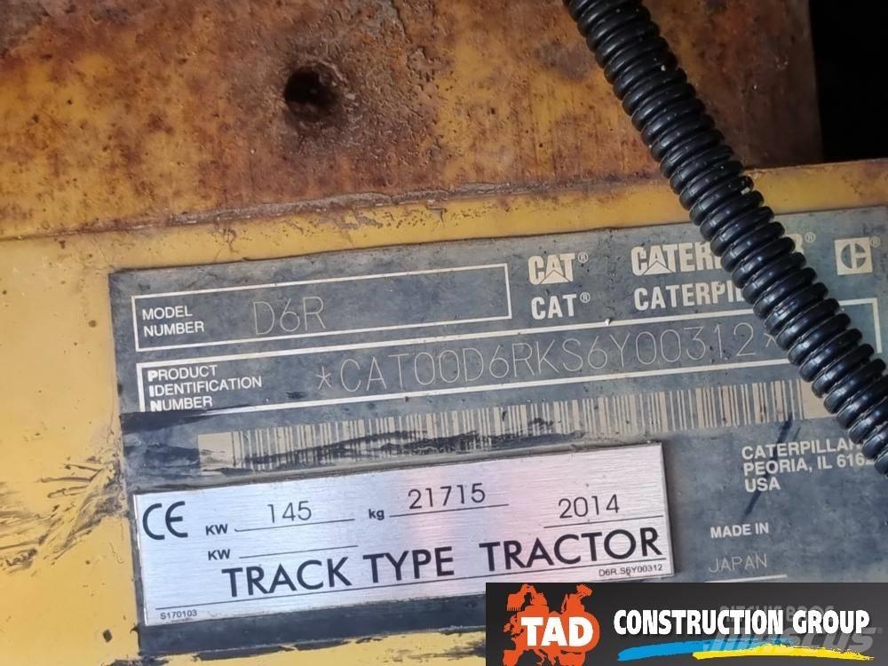 CAT D 6 R بلدوزرات مجنزرة