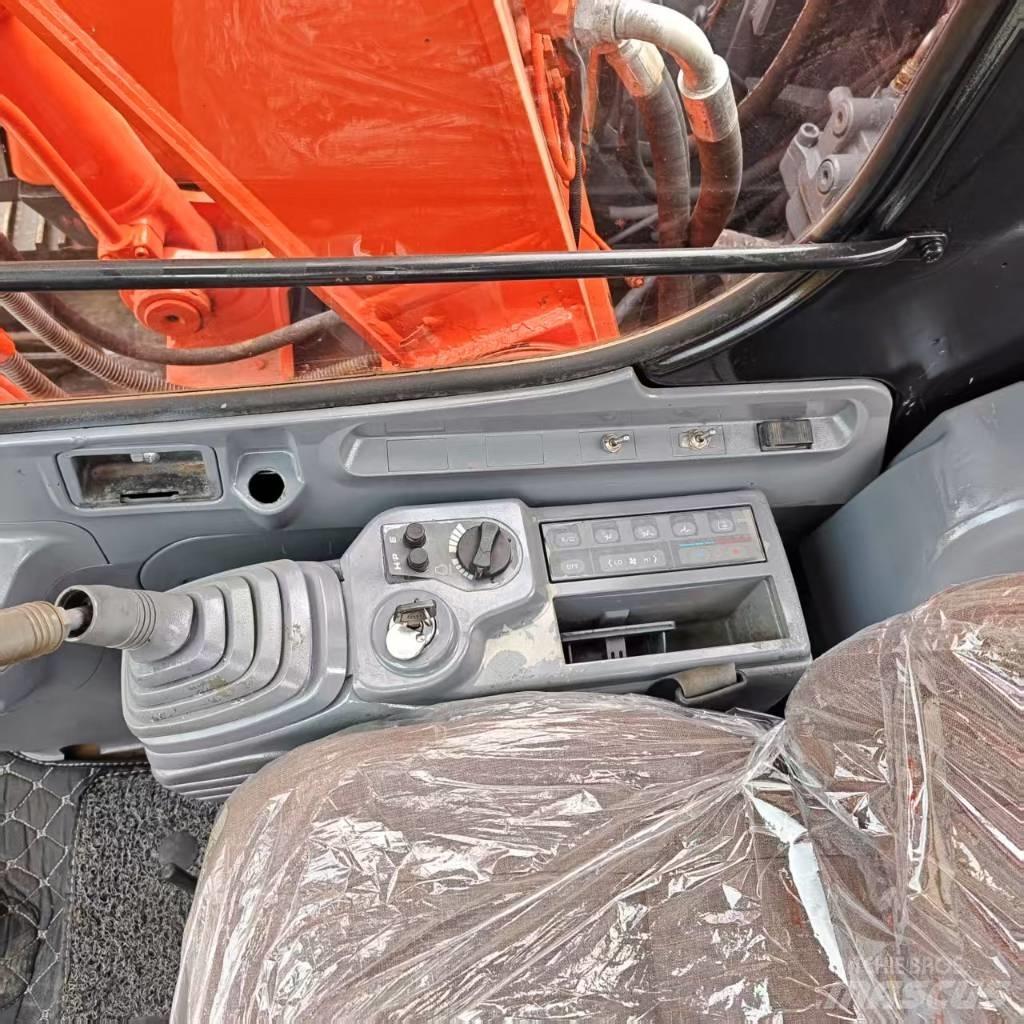 Hitachi EX 120 حفارات زحافة