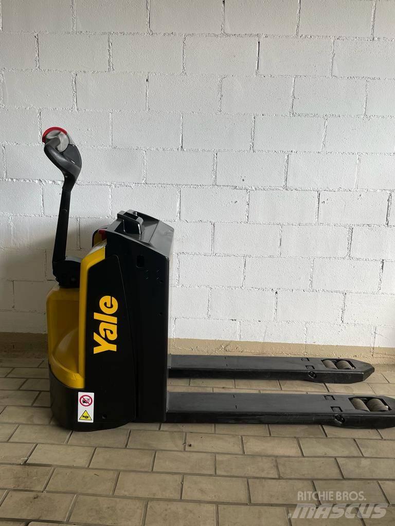 Yale MP 18 AC معدات الرفع منخفض المستوى