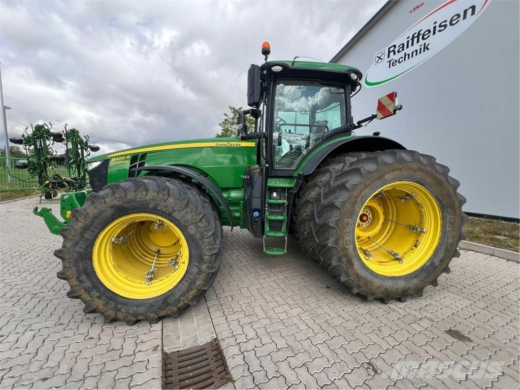 John Deere 8400 R الجرارات