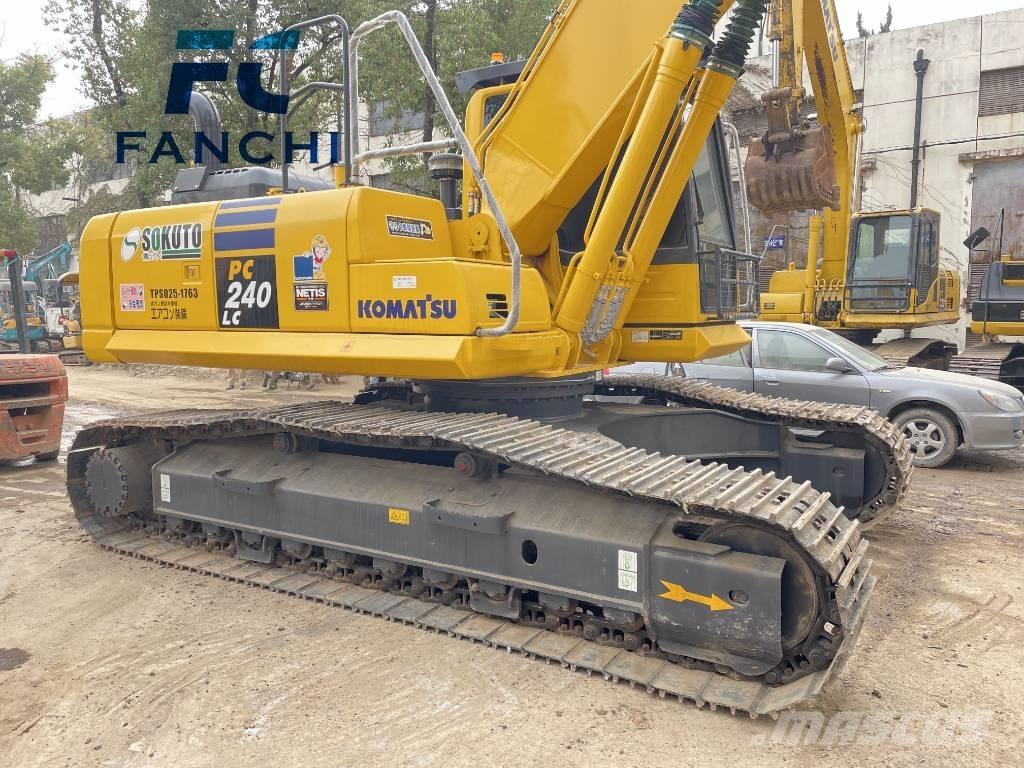 Komatsu PC 240 LC حفارات زحافة