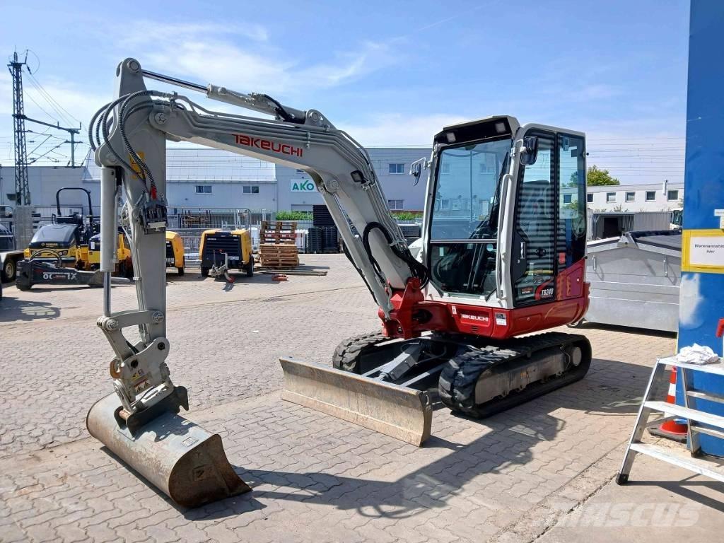 Takeuchi TB 240 DPF حفارات صغيرة أقل من 7 طن (حفارات صغيرة)