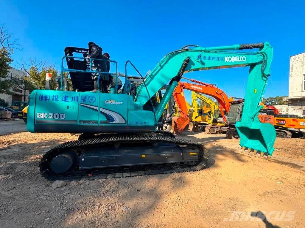 Kobelco SK 200-8 حفارات زحافة