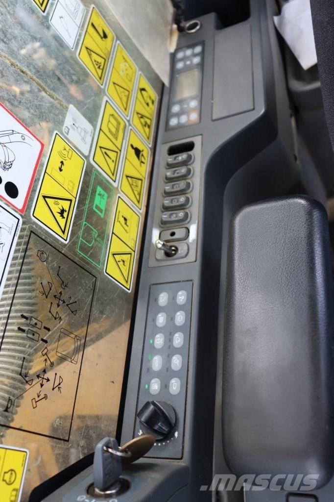 CAT 320 EL حفارات زحافة