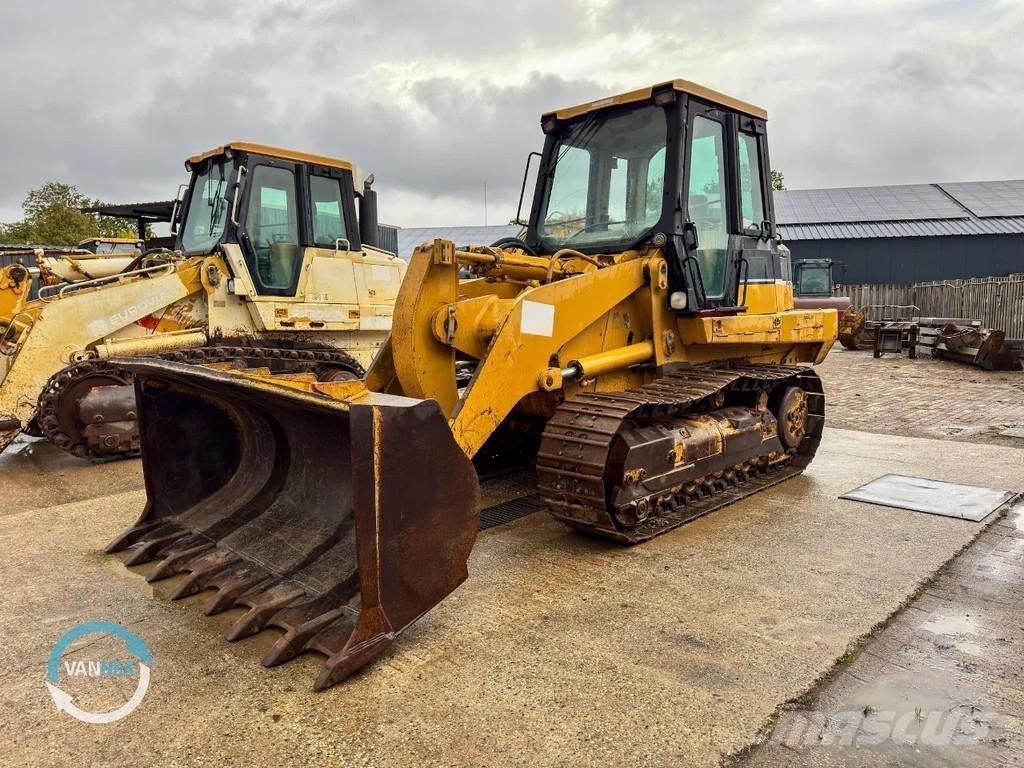 CAT 953C لوادر زحافة