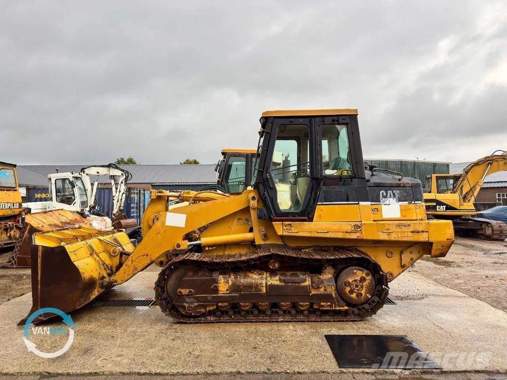 CAT 953C لوادر زحافة