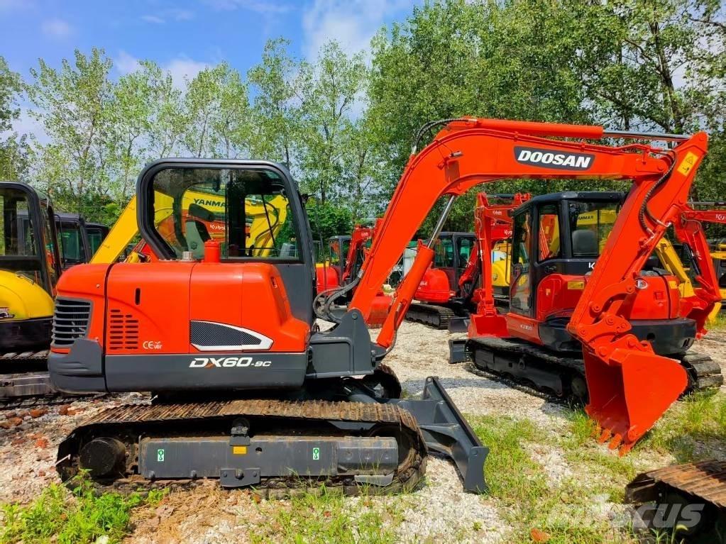 Doosan DX 60 حفارات زحافة