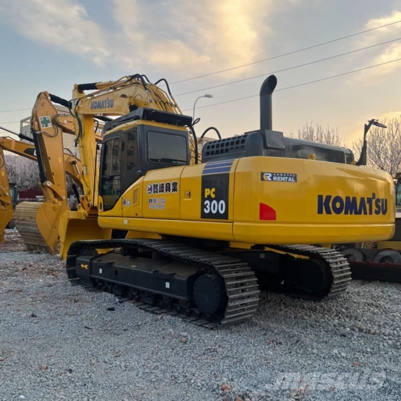 Komatsu PC 300 حفارات زحافة