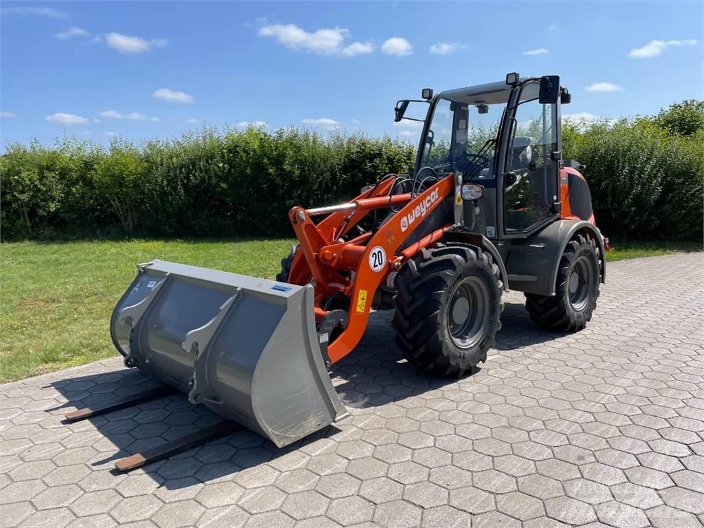Atlas AR400 لوادر بعجل