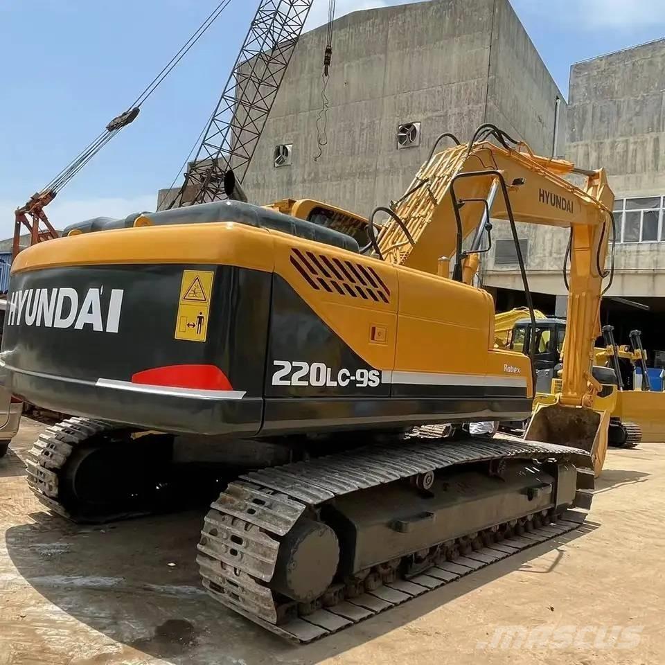 Hyundai R220LC-9S حفارات زحافة
