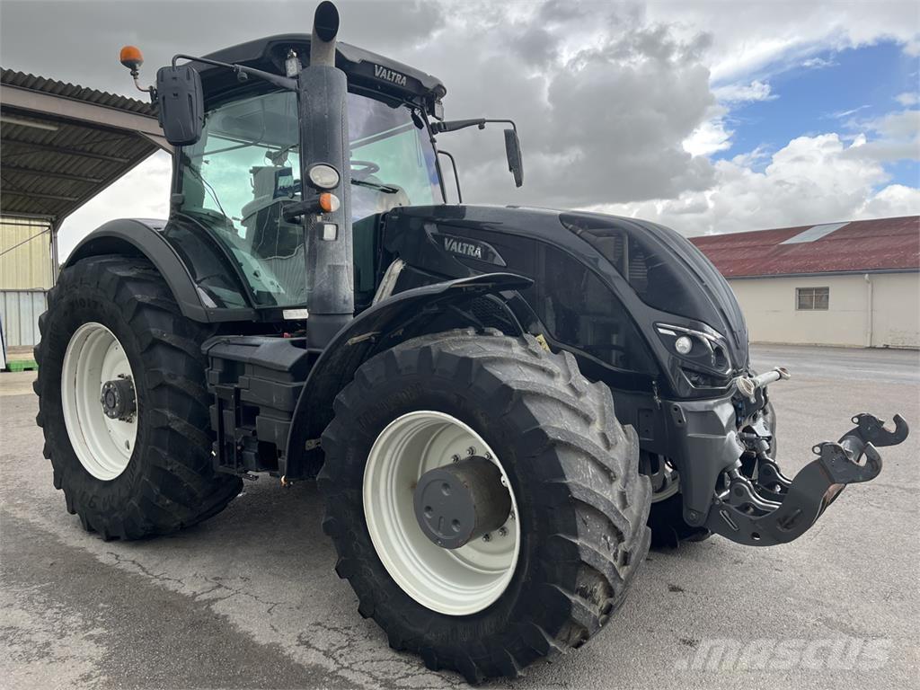Valtra S374 الجرارات