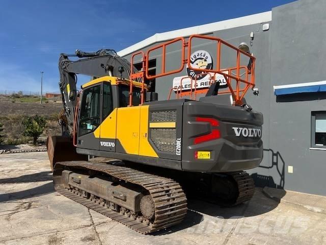 Volvo EC 200 E حفارات زحافة