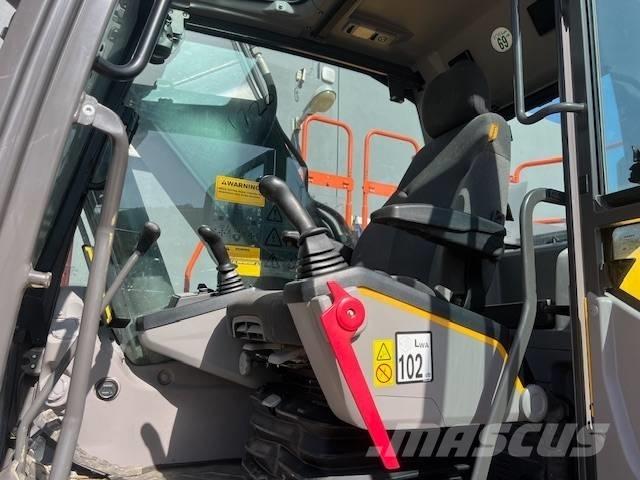 Volvo EC 200 E حفارات زحافة