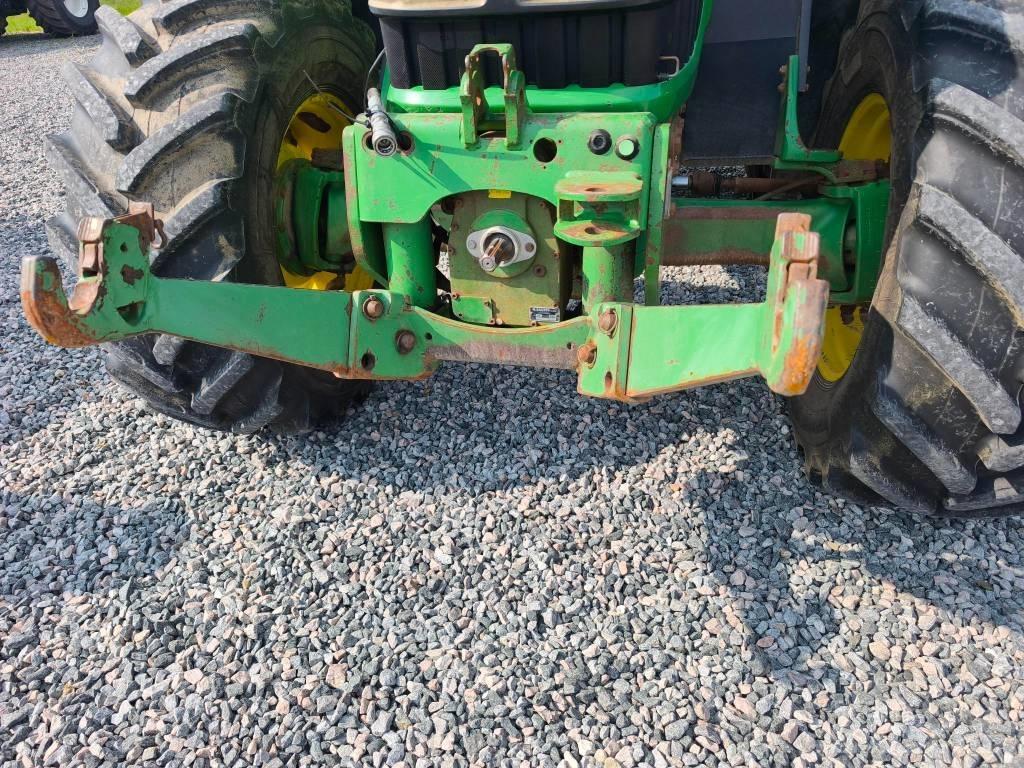 John Deere 6920 الجرارات