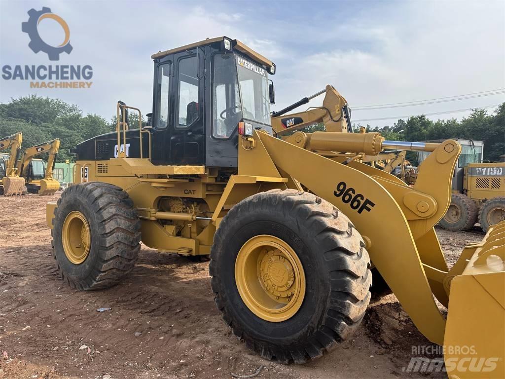 CAT 966 F لوادر بعجل