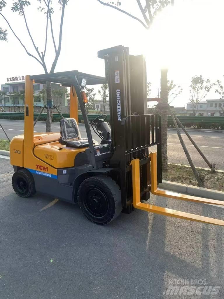 TCM FD 30 شاحنات الديزل