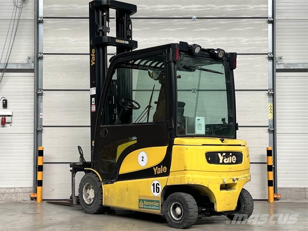 Yale ERP30VL شاحنات ذات رافعات شوكية تعمل بالكهرباء