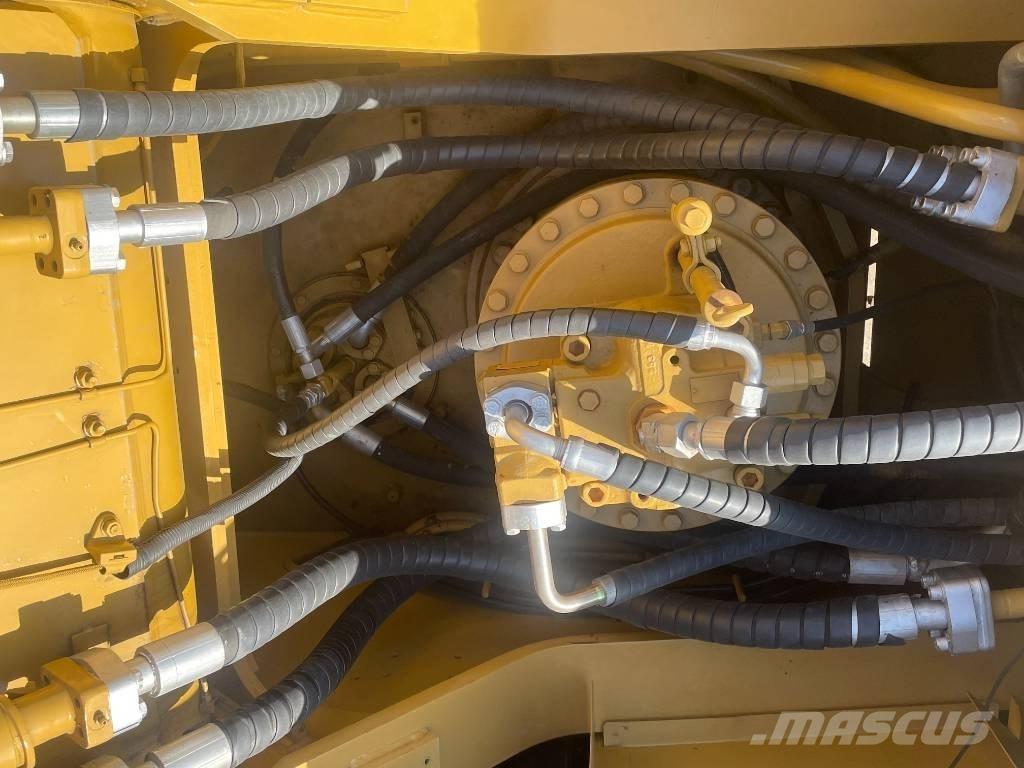 CAT 340D2L حفارات زحافة