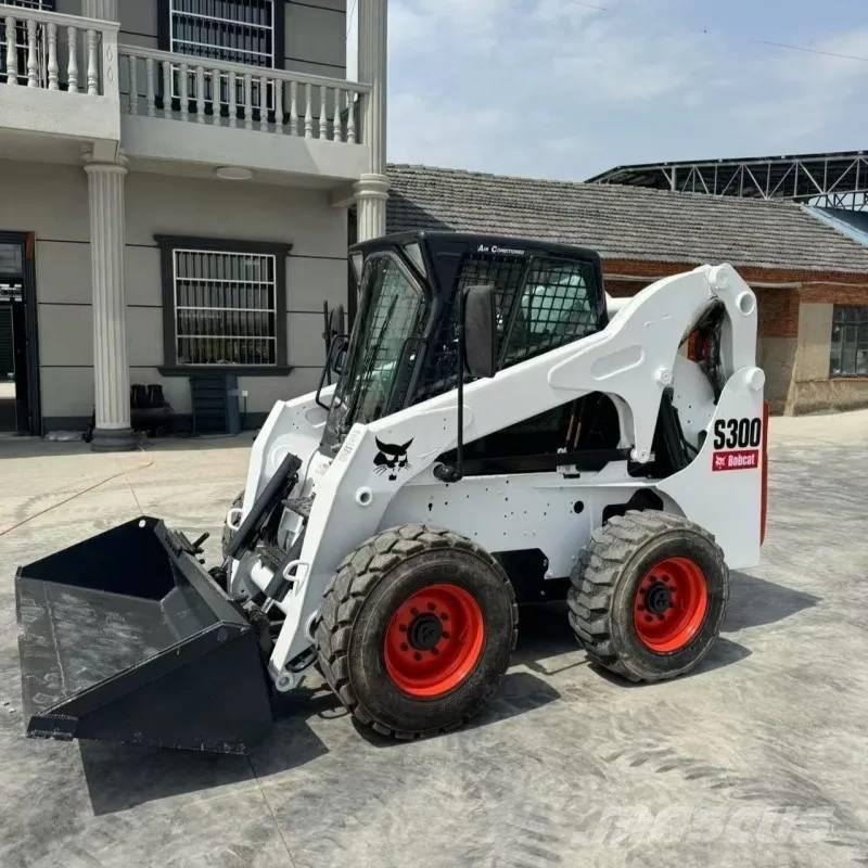 Bobcat S 300 لوادر انزلاقية التوجيه