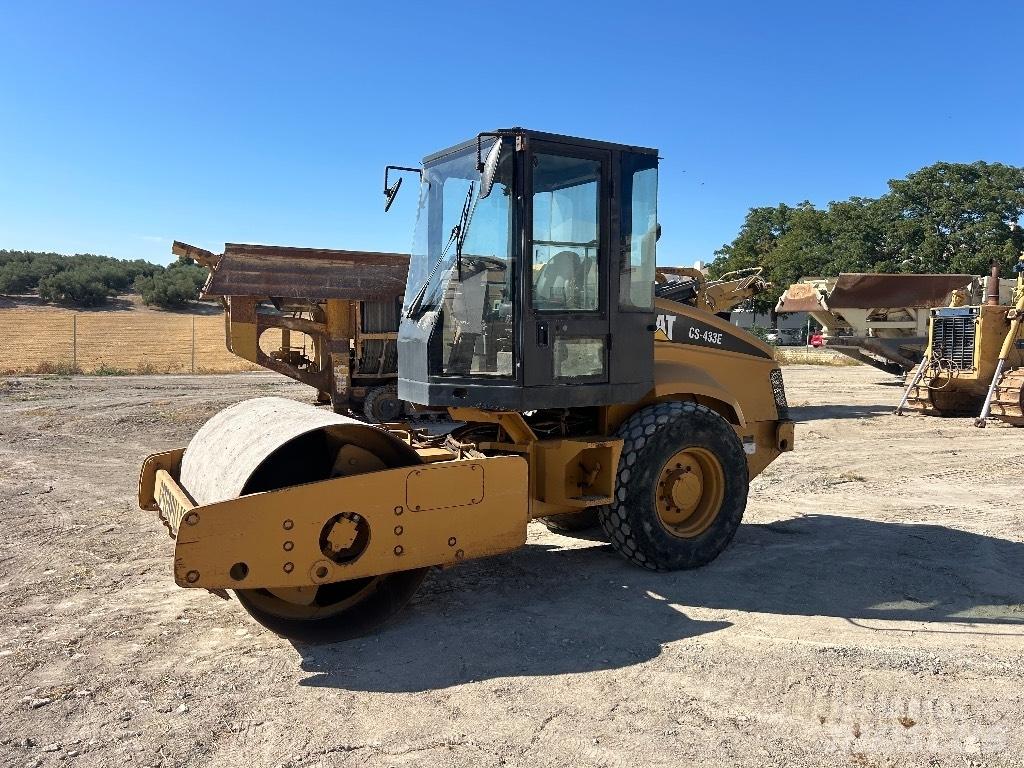 CAT CS 433 E مداحل ثنائية الاسطوانة