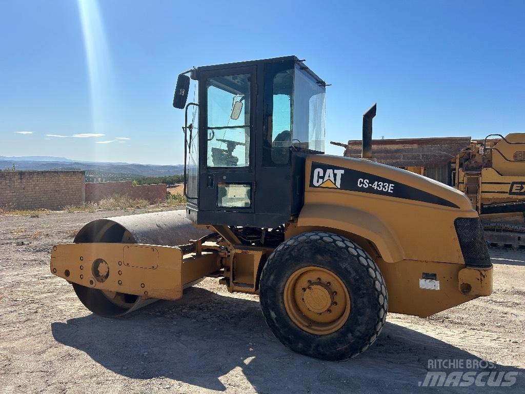 CAT CS 433 E مداحل ثنائية الاسطوانة
