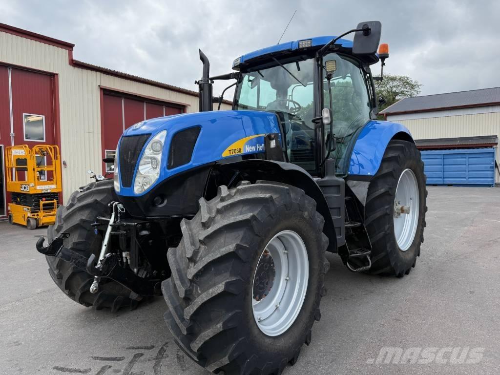 New Holland T7030 الجرارات