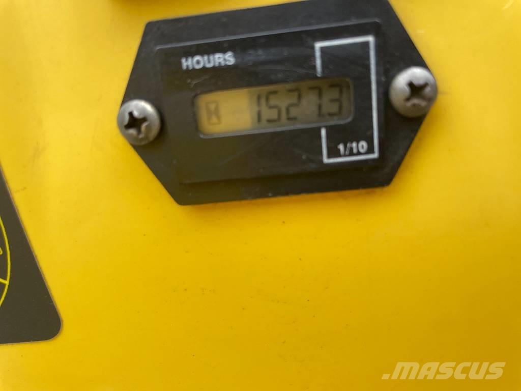 Wacker Neuson 803 حفارات زحافة