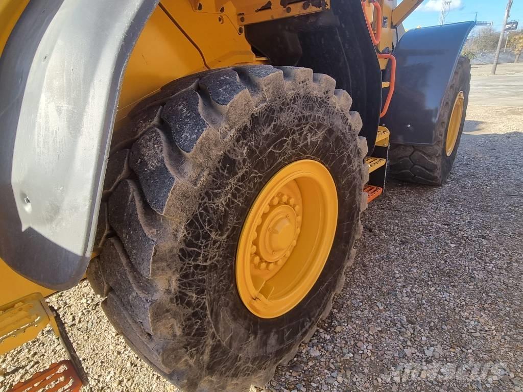 Volvo L 90 H لوادر بعجل