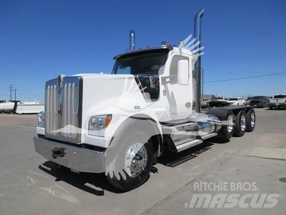 Kenworth W990 وحدات الجر