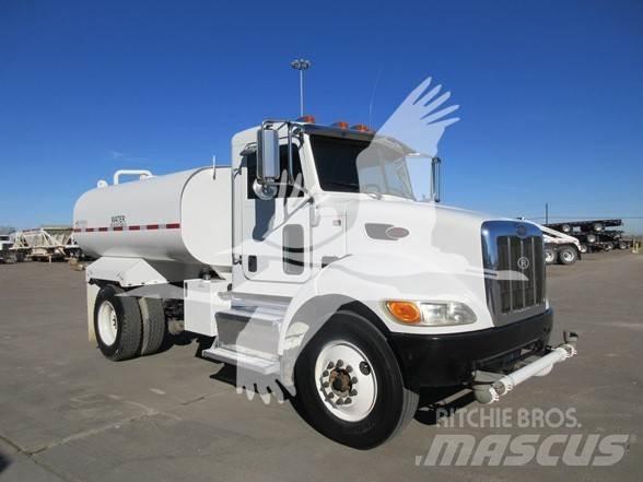 Peterbilt 337 شاحنات ذات صهاريج