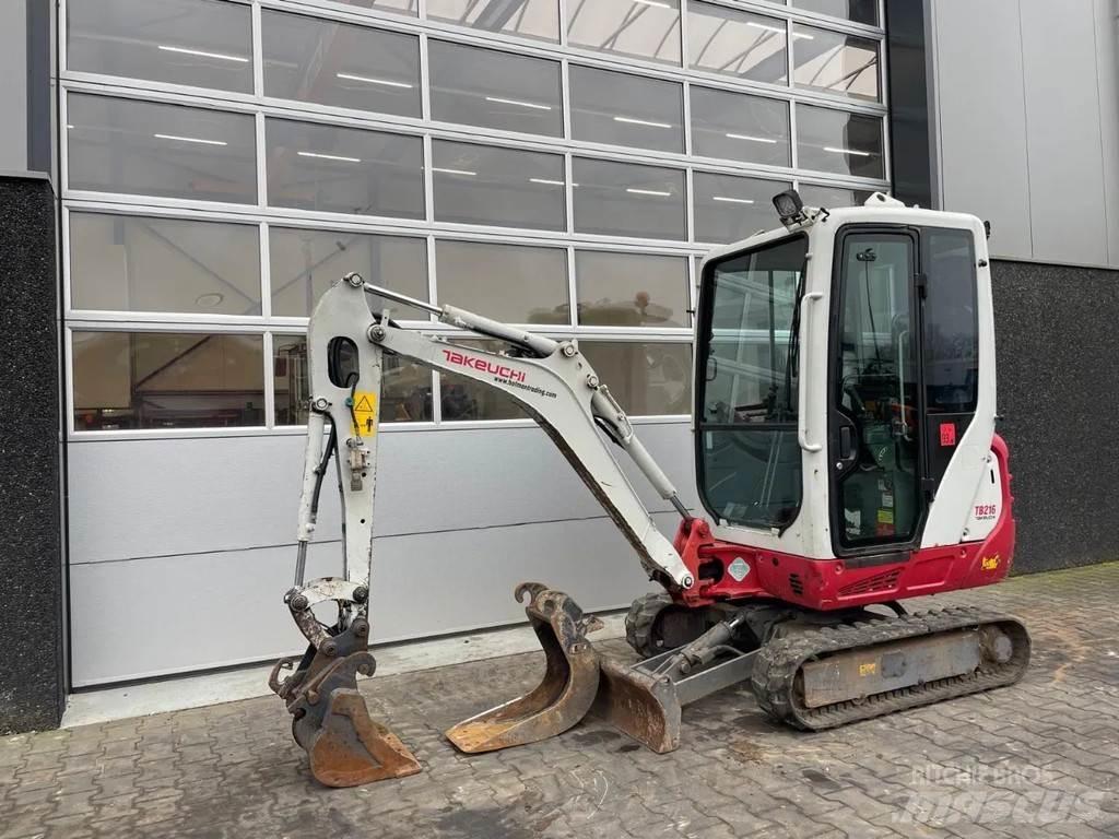 Takeuchi TB216 حفارات صغيرة أقل من 7 طن (حفارات صغيرة)