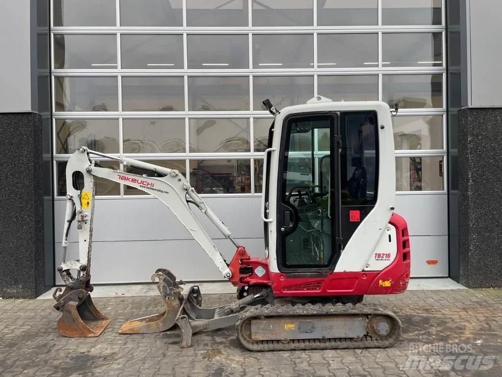 Takeuchi TB216 حفارات صغيرة أقل من 7 طن (حفارات صغيرة)