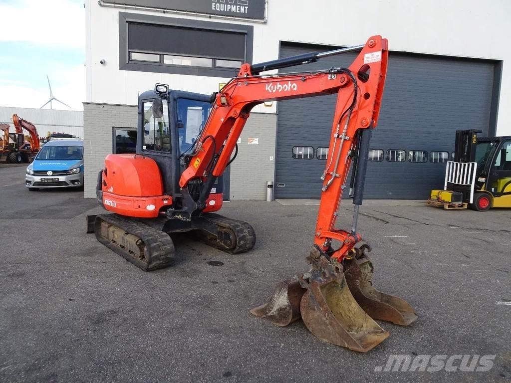 Kubota KX121-3 حفارات صغيرة أقل من 7 طن (حفارات صغيرة)