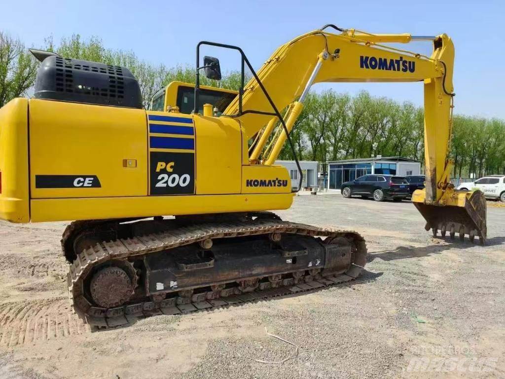 Komatsu PC 200-11 حفارات زحافة