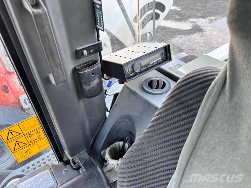 Liebherr L 544 لوادر بعجل